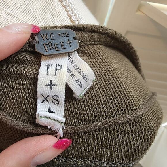 WE THE FREE MALIBU GREEN HIGH LOW LONG SLEEVE THERMAL SIZE XS (OVERSIZED) - Picture 7 of 8